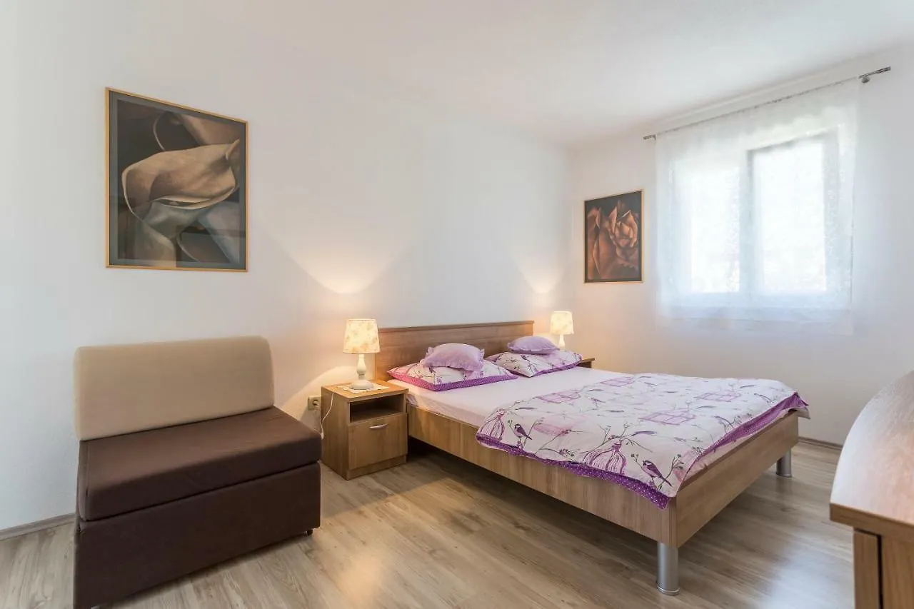 Apartment Neda Trogir 0*,  Croacia