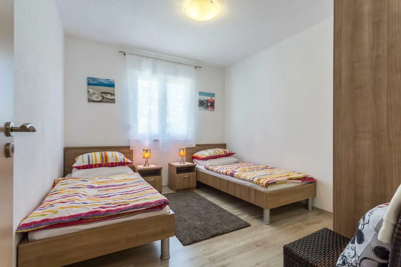 Apartment Neda Trogir 0*,  Croacia